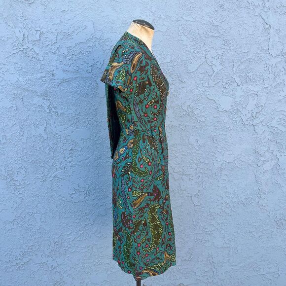 Vintage 60s Sheath Dress Size XS/Small with Bold Bohemian Print Vented back - Picture 4 of 7